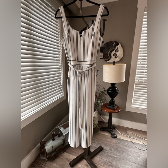 NWT Black Tape Comfortable  Jumpsuit. - Picture 2 of 6